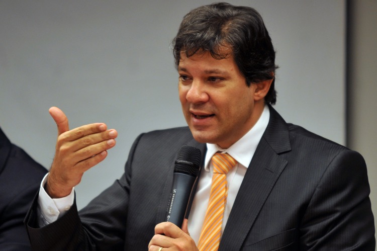 Marketing de pacificador é estranho e conveniente a Haddad