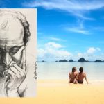 Foto de casal em praia deserta com caricatura de pensador