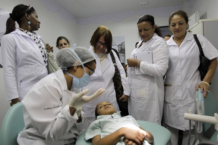 Por que médicos brasileiros não suprem cubanos no Mais Médicos