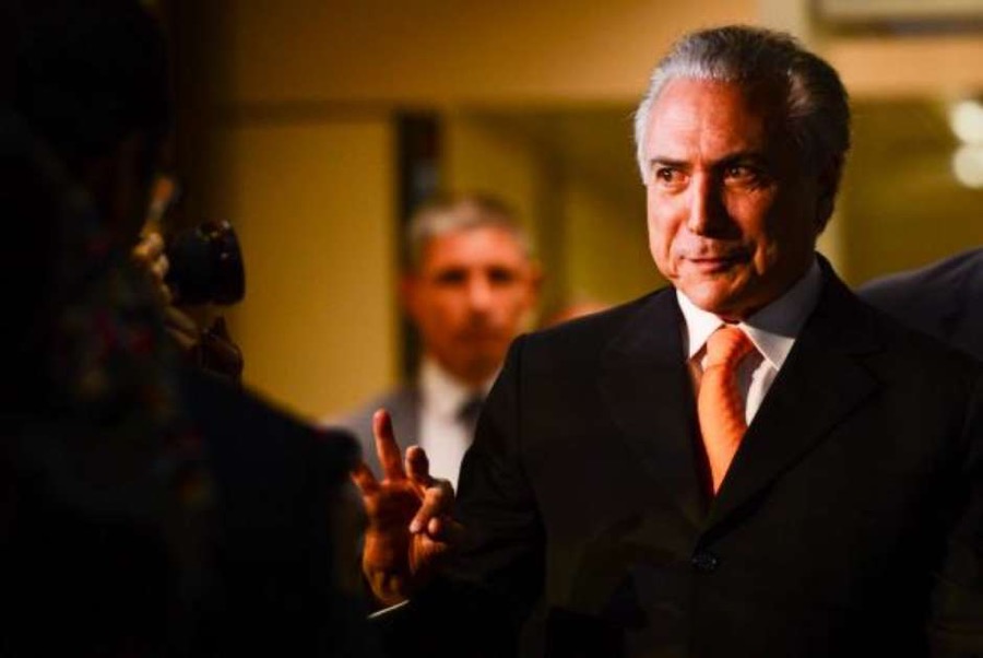 Temer monta nos erros do inimigo e ganha sobrevida