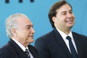 Mercados político e financeiro já precificaram saída de Temer e apostam em Maia